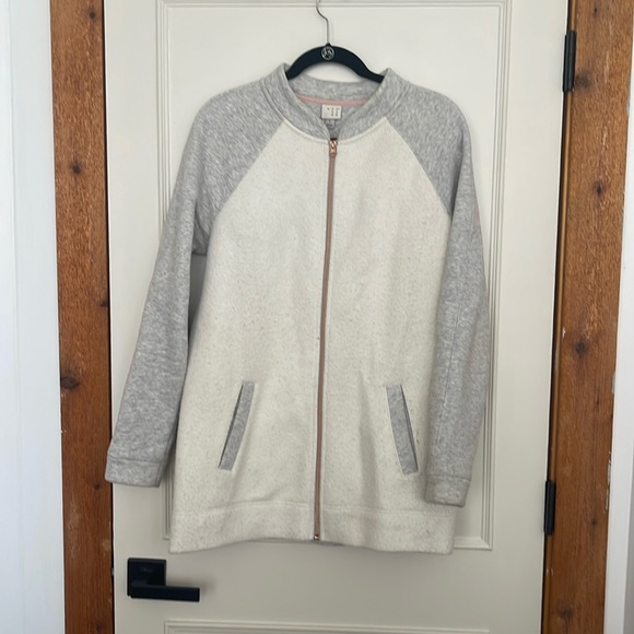 Unique jacket - Picture 1 of 7